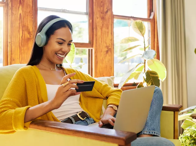 lady shopping on the internet