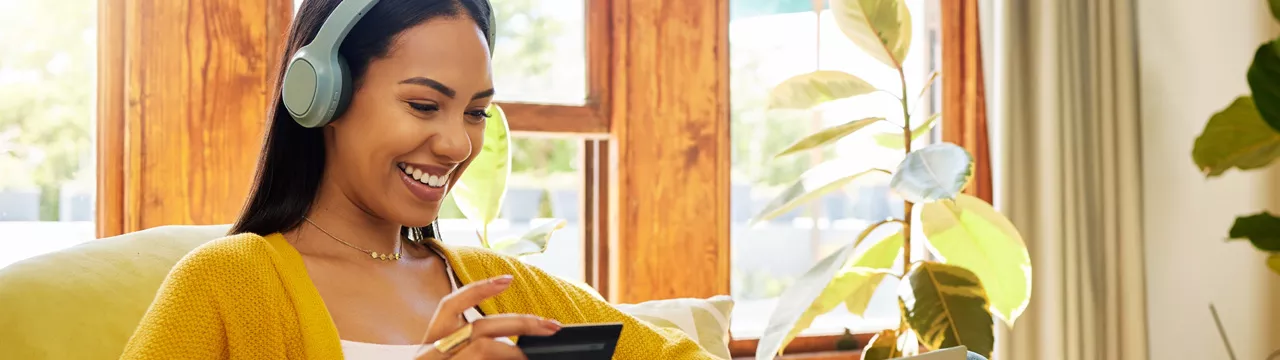 woman shopping online