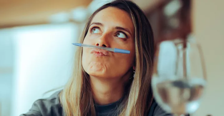 lady procrastinating